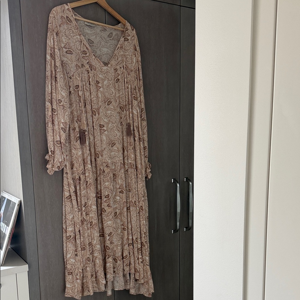 Boho V-Neck Long Sleeve Floral Maxi Dress in Taupe